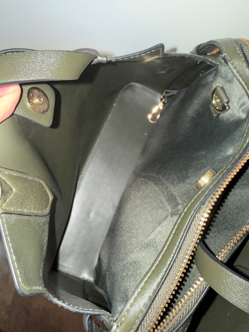Classic Structured Bag in Olive Green - Picture 5 of 10